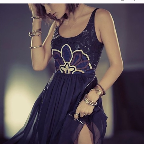 Free People Dresses & Skirts - FREE PEOPLE Purple Lotus Leaf embellish dress EUC